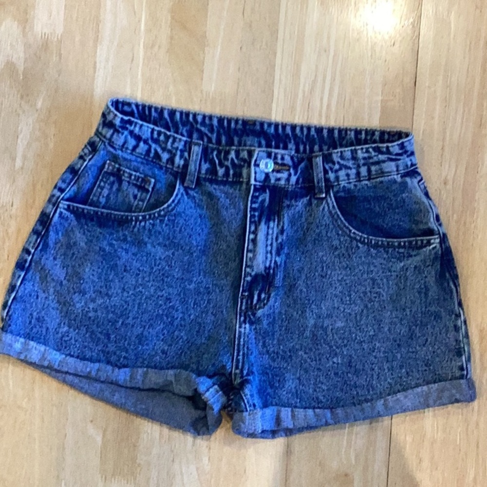 Shein Floral Embroidery (Rolled Hem) Denim Shorts, Size 30, good condition.